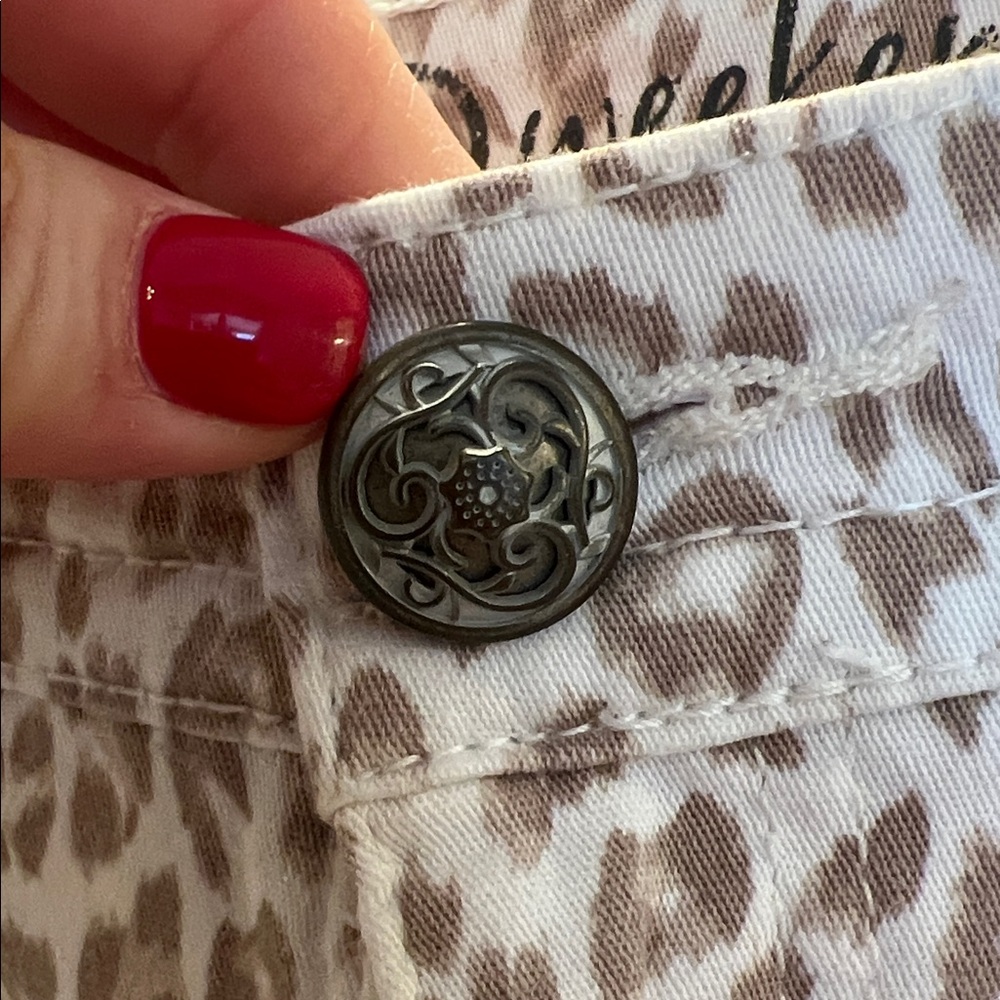 Chic Leopard Print Pants - Picture 6 of 9